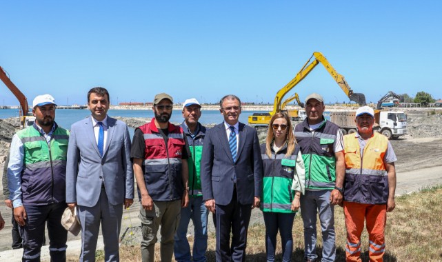 Van Gölü’nden 1 milyon metreküp çamur çıkarıldı