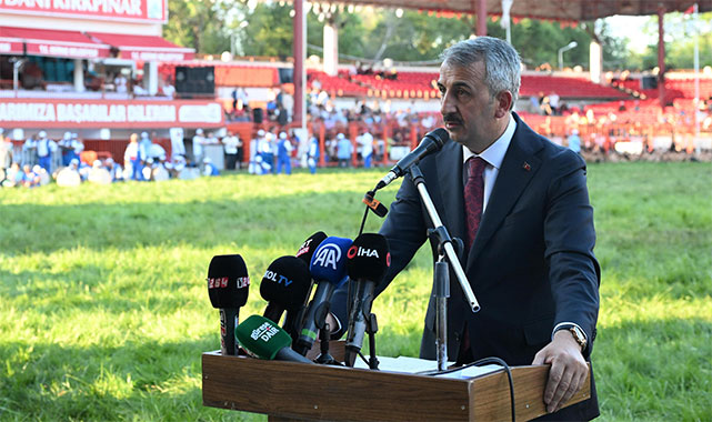Geleneksel Kırkpınar Güreşleri'nin 664'üncüsü başladı: ''Bu gelenek sadece güreşi değil, insani mücadeleyi de temsil ediyor'';