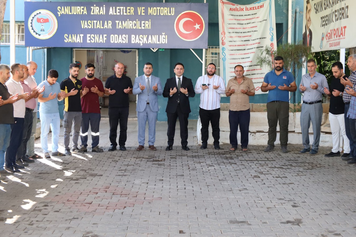 Kaymakam Şahin, Ahilik duasında esnafla buluştu;