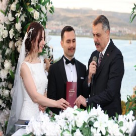 Ayşe İkra Serdengeçti ile Sefa Oktay Güner’in mutlu günü