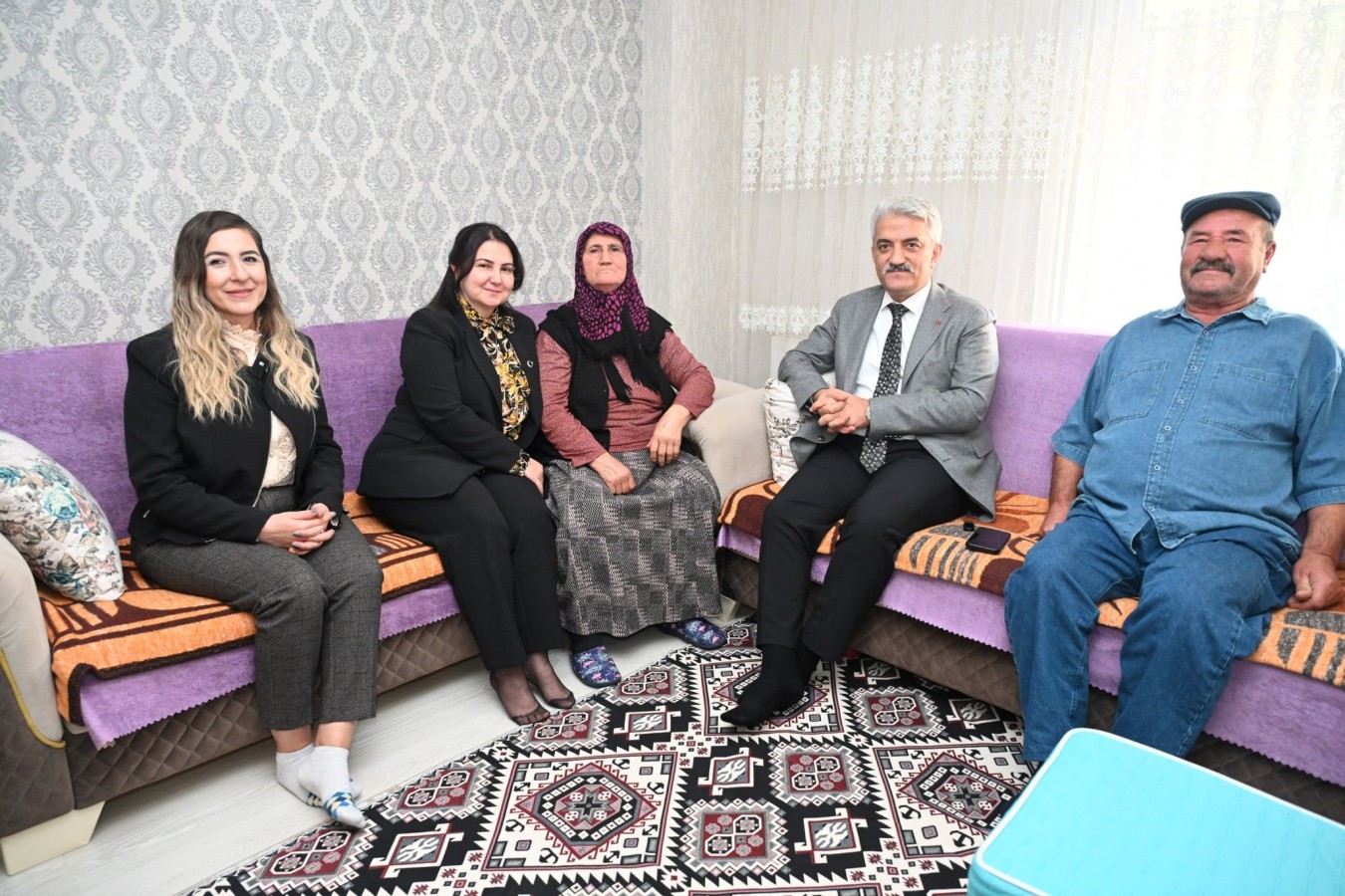 ''Bu aziz vatan, canlarını feda eden kahramanlarımızın emanetidir'';