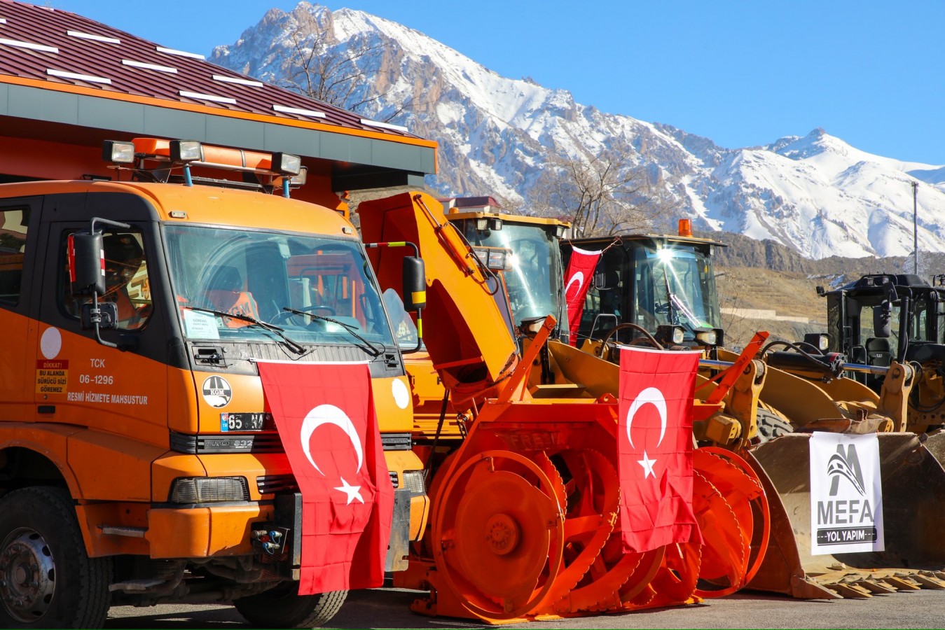 Hakkari'de kar sezonu öncesi kurban kesildi