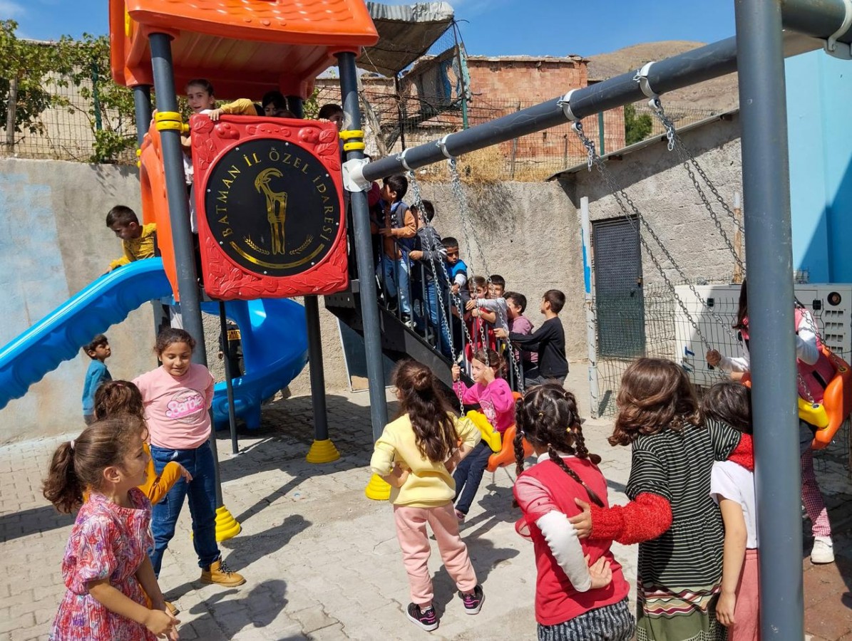 Validen park isteyen çocukların hayali gerçek oldu;