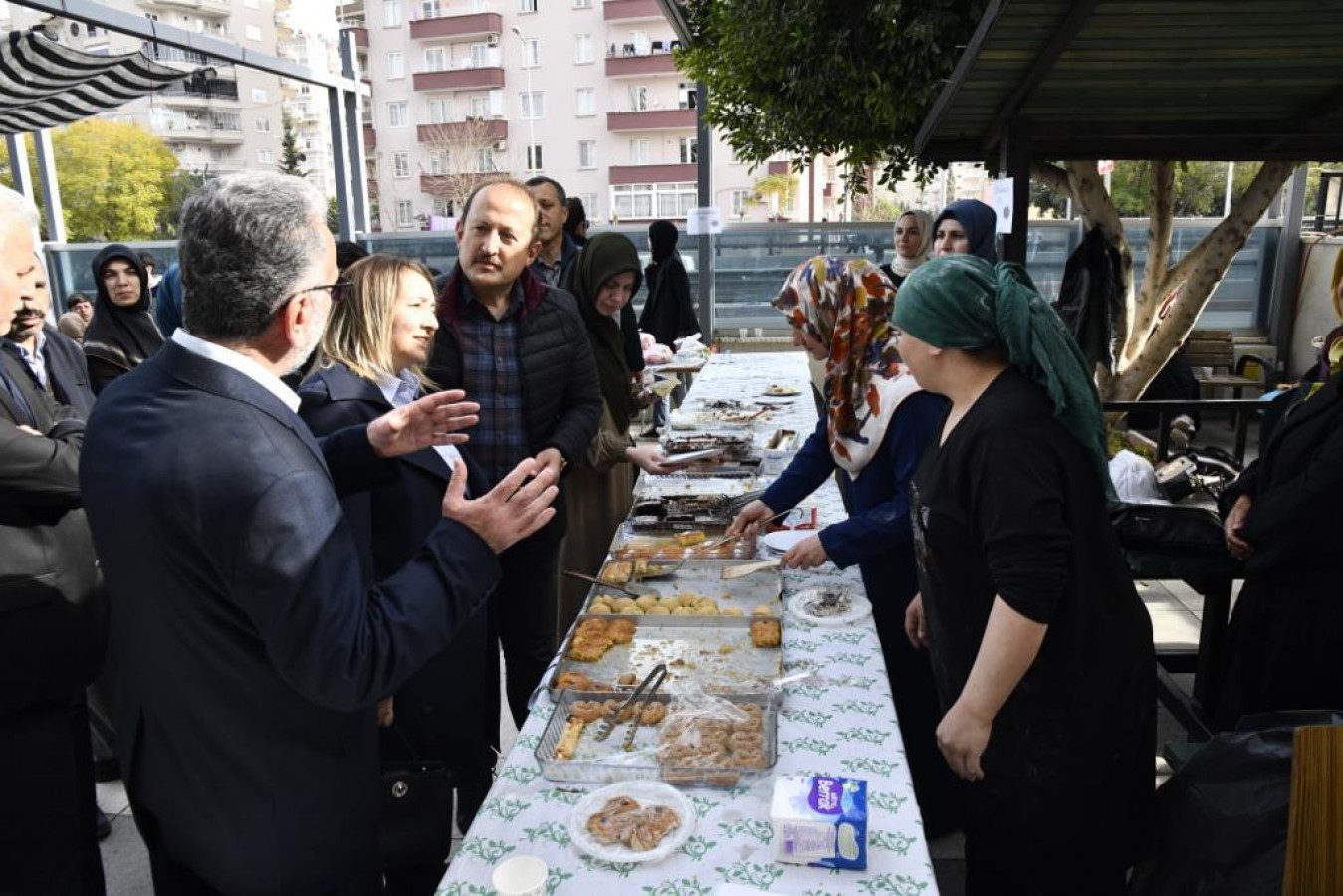 Depremzedeler yararına kermes