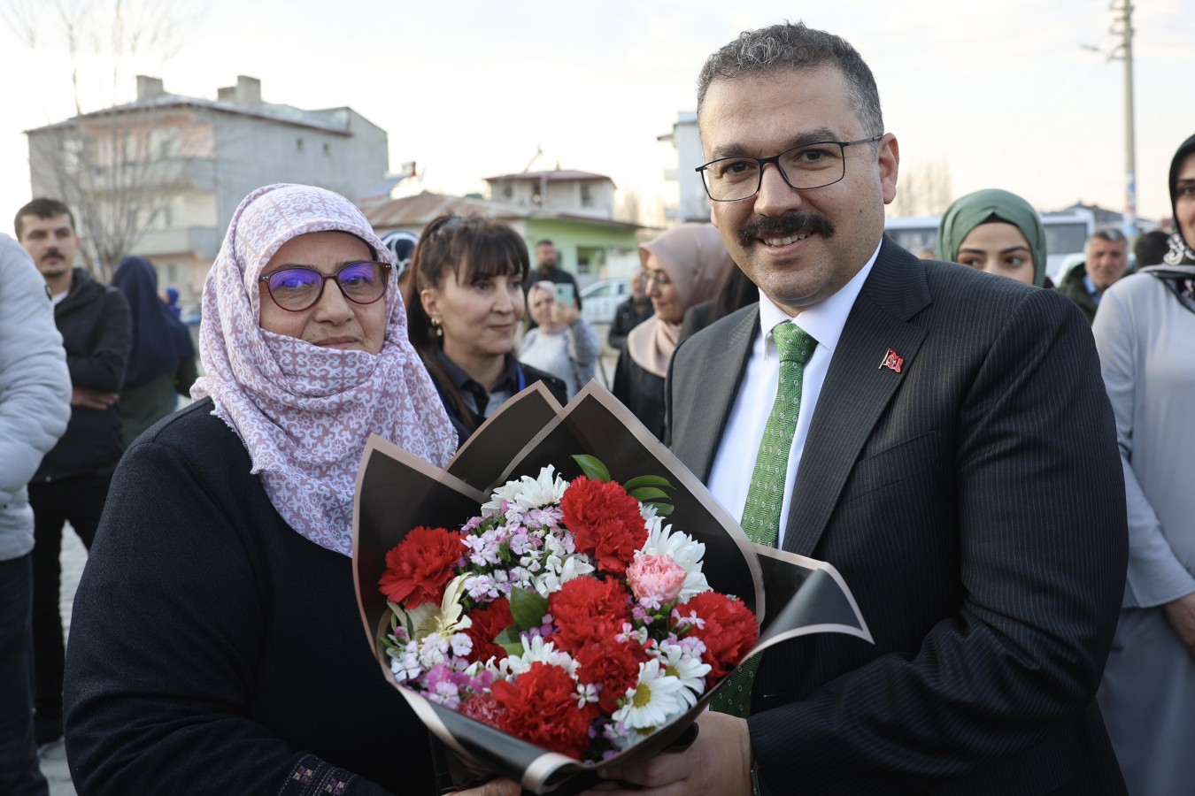 "Mutlu kadın, mutlu aile, mutlu toplum";