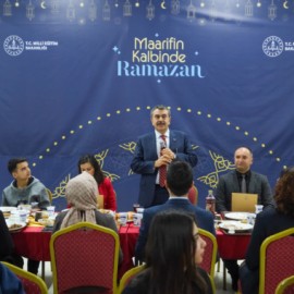 Bakan Tekin Karaman’da eğitim camiasıyla iftarda buluştu