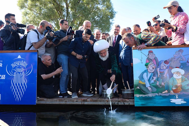 Nasreddin Hoca, Akşehir Gölü'ne maya çaldı;