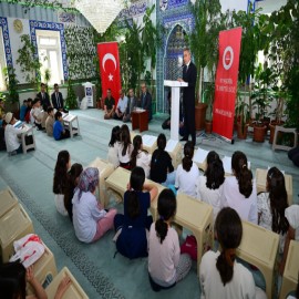 “Kur'an kursları milli ve manevi değerleri yaşatıyor”