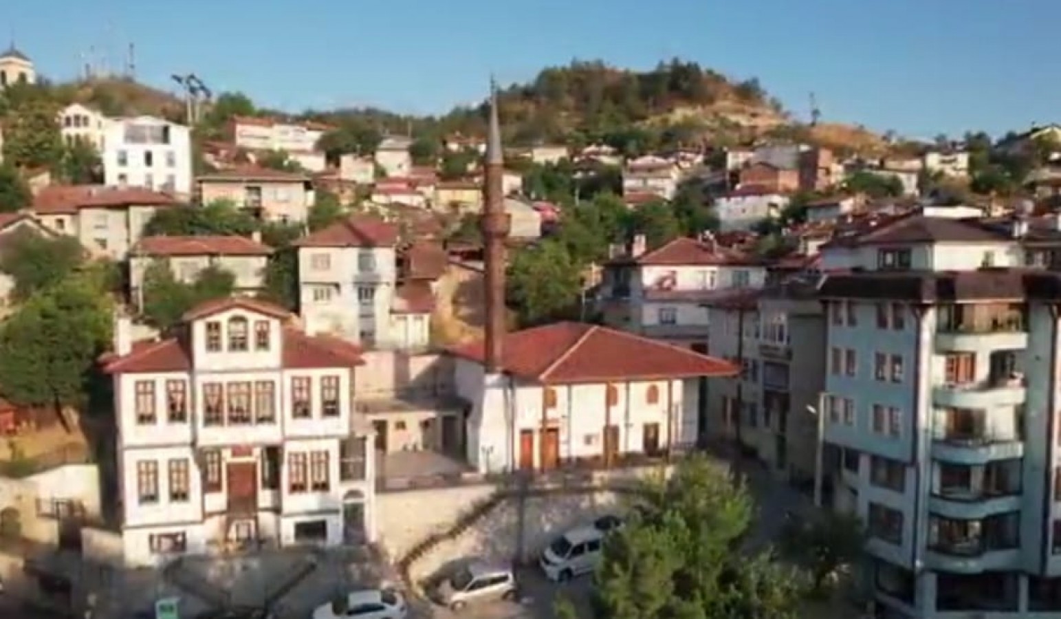 Vali Dallı, 627 yıllık 'Oklu Cami'nin hikayesini anlattı;