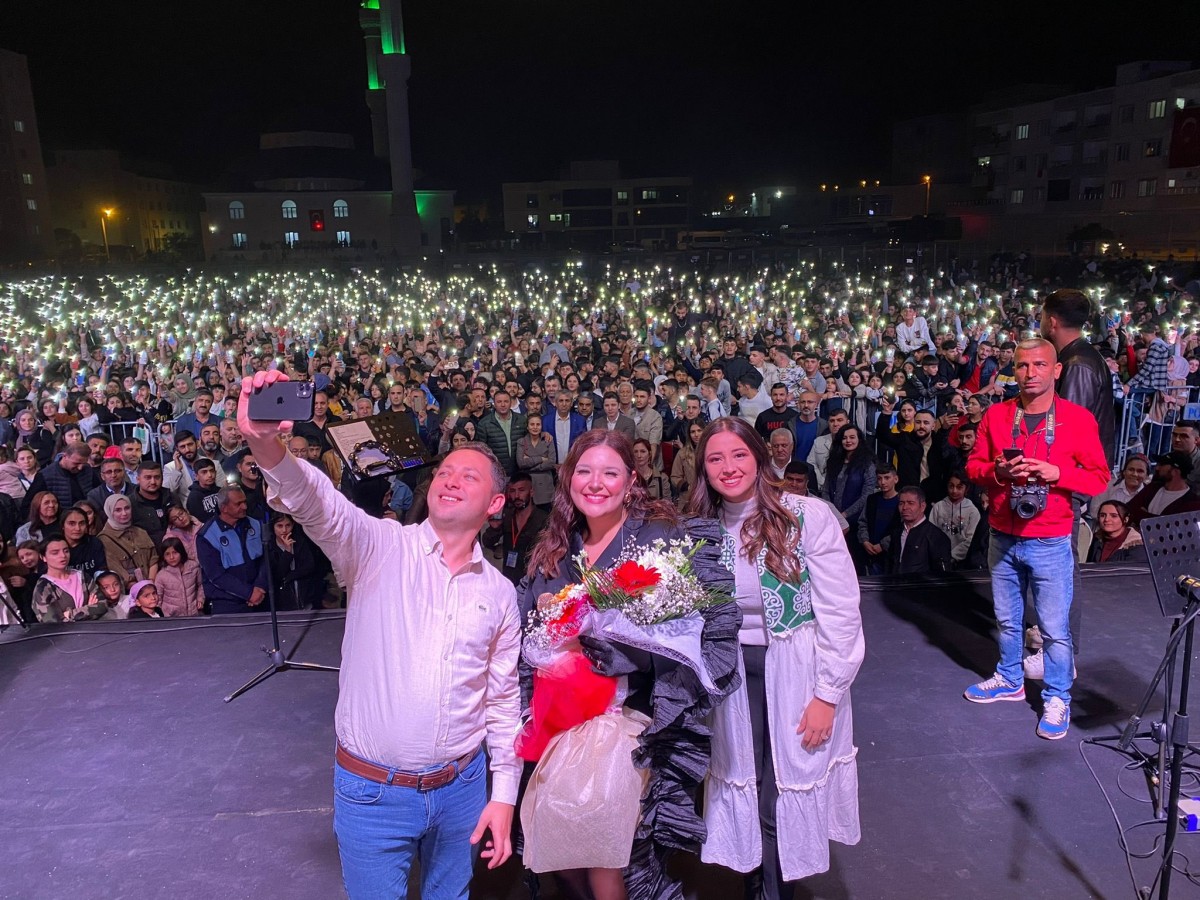 "Konserlerle şenlenen Nusaybin'de huzur ve mutluluk var”;