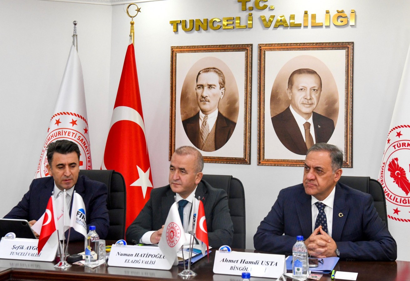 3 ilin valisi Tunceli'de bir araya geldi;