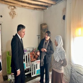 Vali Canalp'ın eşi Ayten Canalp, yatağa bağımlı çocukları ziyaret etti