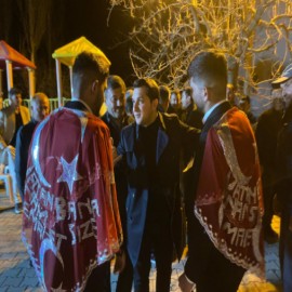 Kaymakam, 2 kardeşin asker uğurlamasına katıldı