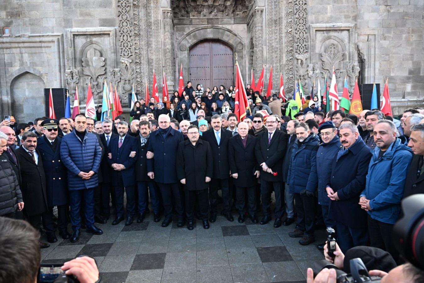 EİT 2025 Kış Oyunları, Erzurum'da coşkuyla başladı;