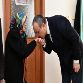 Vefat eden valinin ailesini unutmadı