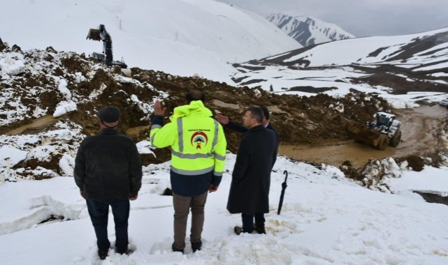 Heyelan bölgesinde inceleme yaptı