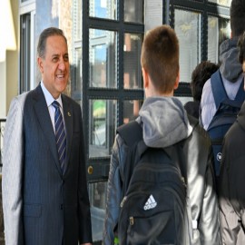 "Eğitim-öğretim bizim en öncelikli meselemiz"