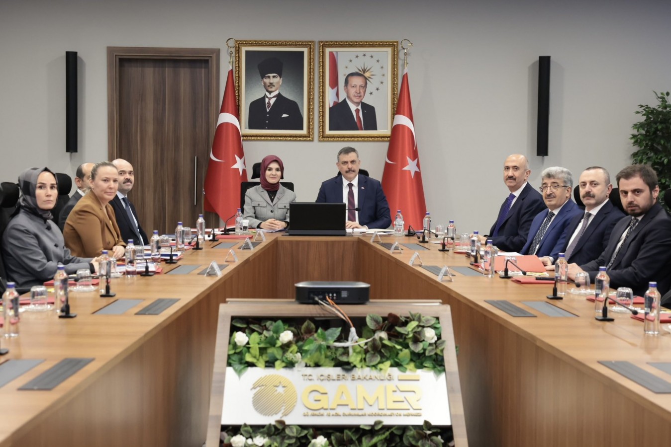 Devletin şefkat eli hane hane gezecek!