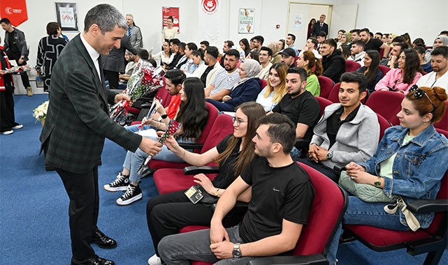 Uşak'ta evlenecek çiftlere bir destek de Vali Aktaş'tan