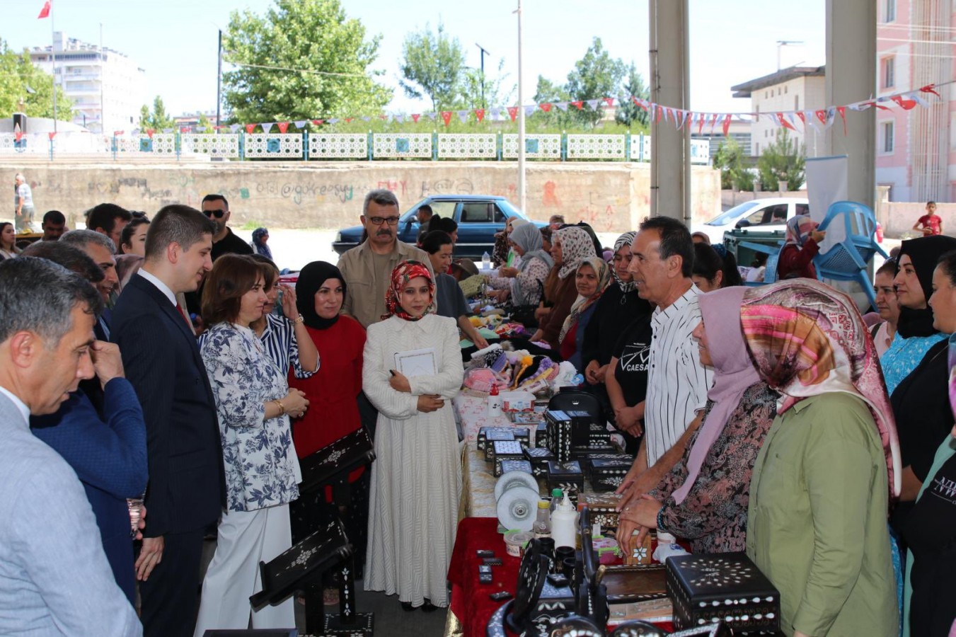 "Bu etkinlikler toplumun gelişimine katkı sağlıyor";