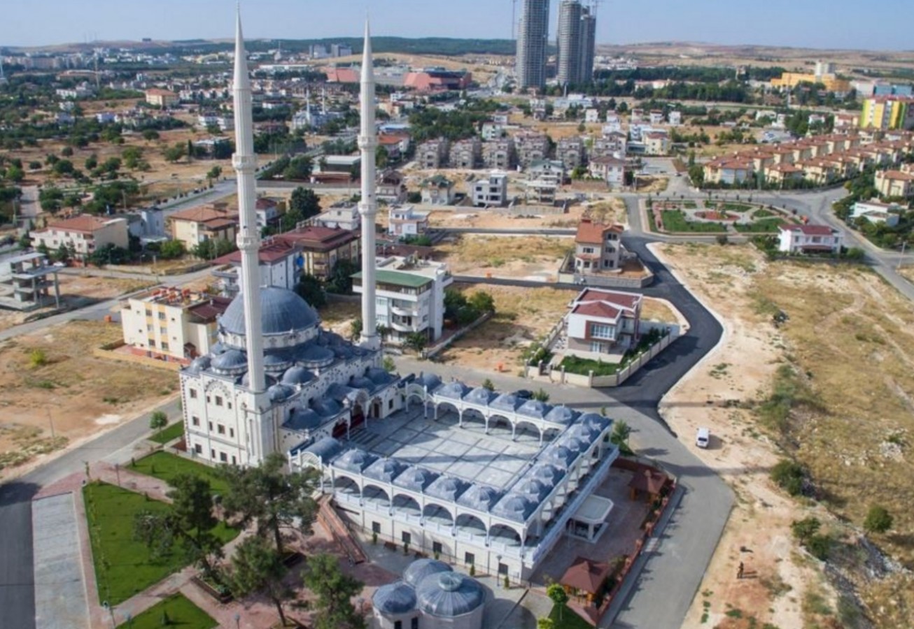 Valilik: Bir kişi benzin döküp camiyi yakmaya kalktı;