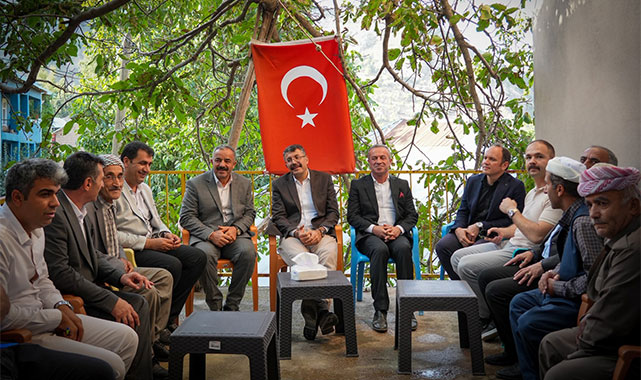 ''En önemli önceliğimiz köylerimizin güvenli ve konforlu ulaşım yollarını sağlamak'';