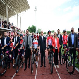 “Teknolojinin olumsuz etkilerine karşı spor şart”
