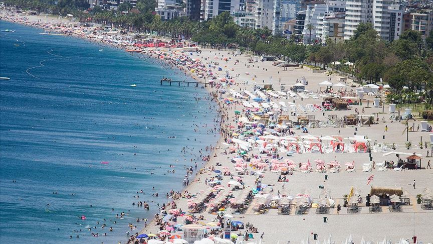 Antalya’ya gelen turist sayısı 7 milyonu geçti;