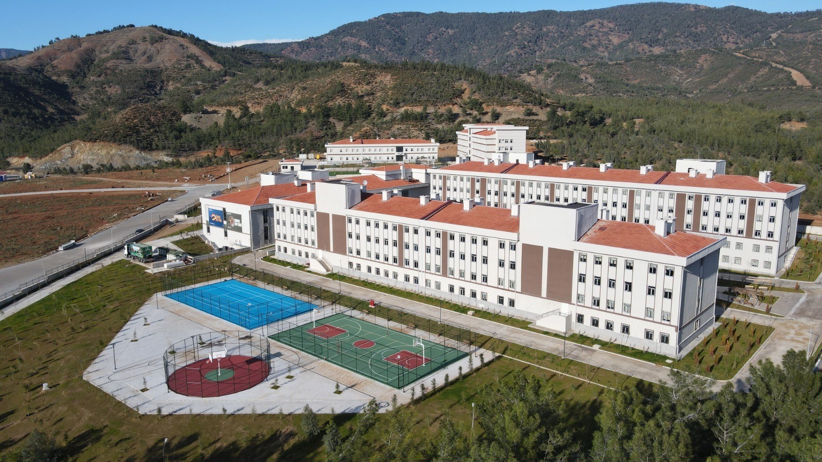 Muğla'ya son 3 yılda, 4 milyar TL spor yatırımı yapıldı;