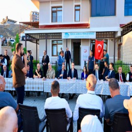 Vali Karakaya, Ahıskalı Türk’lerin taleplerini dinledi: