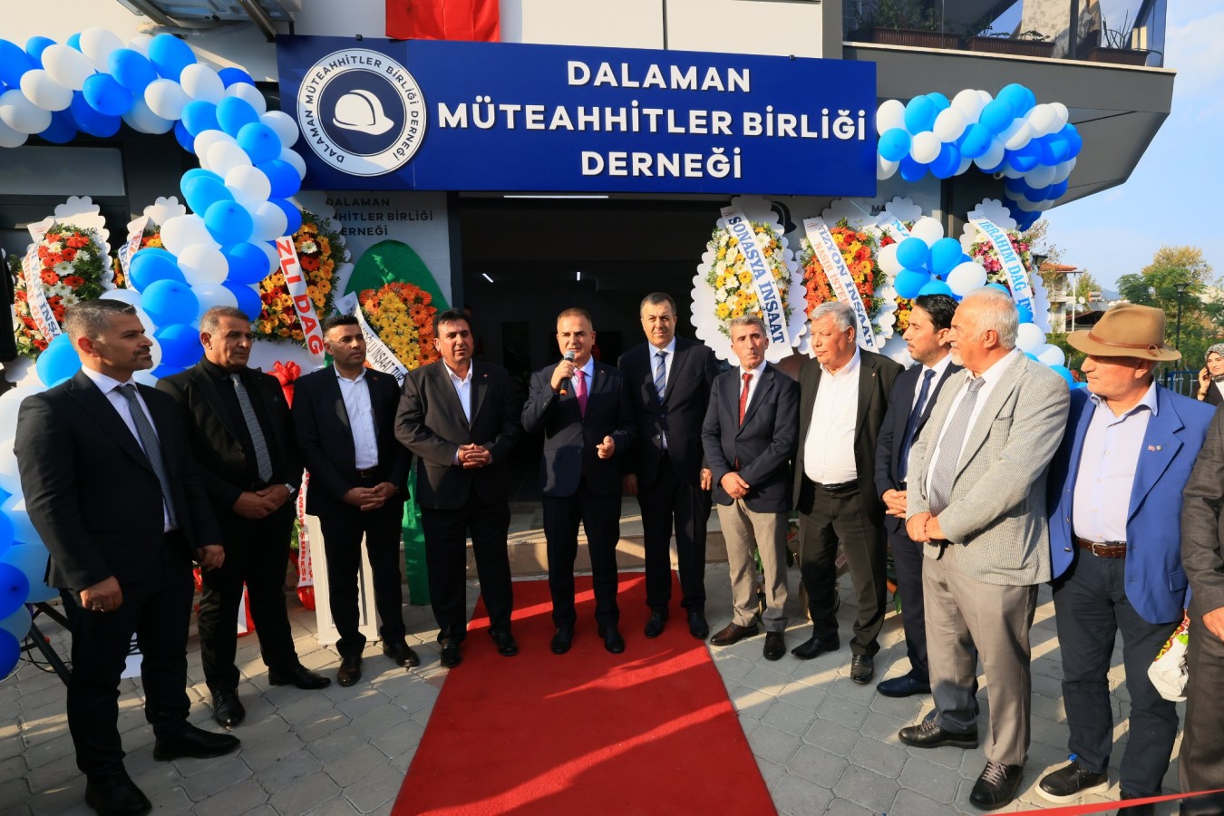 "Muğla, deprem bölgesinde" diyen Vali Akbıyık, müteahhitlere seslendi;