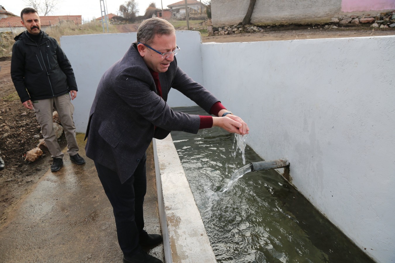 Köyün suyu güneş enerji sistemi ile geliyor;