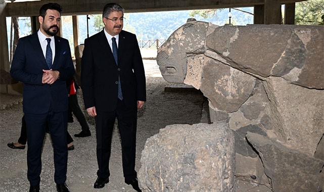Vali Yılmaz, güzel haberi duyurdu: Karatepe Yazıtları, UNESCO Dünya Belleği’nde