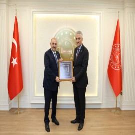 "Güzel Düzce’mize yapacağı hizmetlerde başarılar diliyorum"
