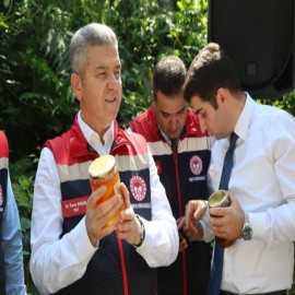 Vali Ergün, Artvin’de sezonun ilk bal hasadına katıldı