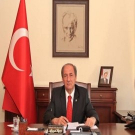 Eski Vali Ahmet Kara hayatını kaybetti