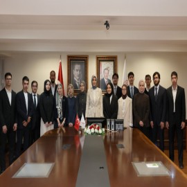 “Gençlerle kamu yönetimi ve kariyer üzerine fikir alışverişinde bulunduk”