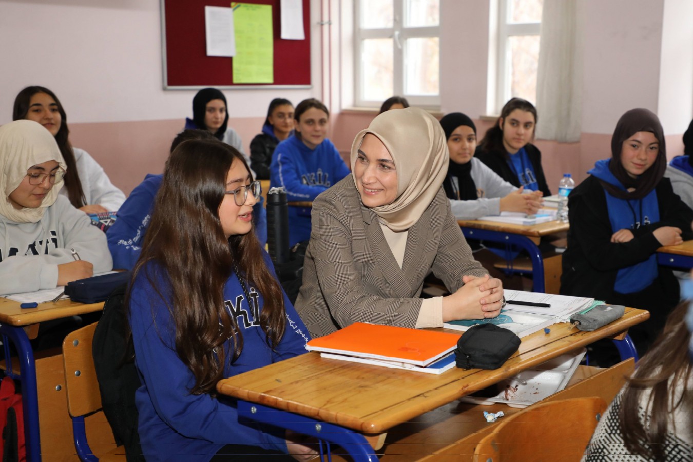 Kübra ablası mektubuna karşılık verdi