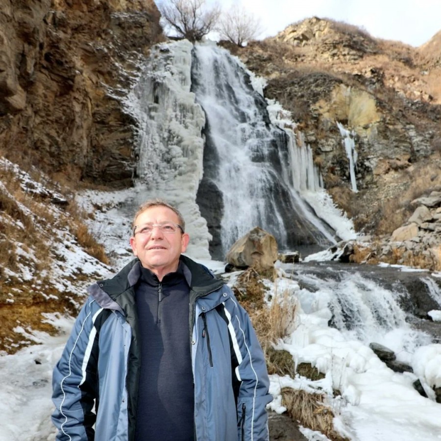 Vali Polat, büyüleyici manzaranın tadını çıkardı;