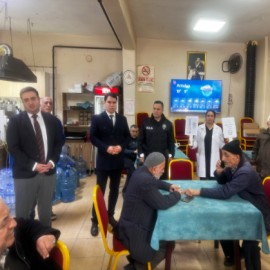 Kaymakam Tuna, sigaraya karşı sahaya indi