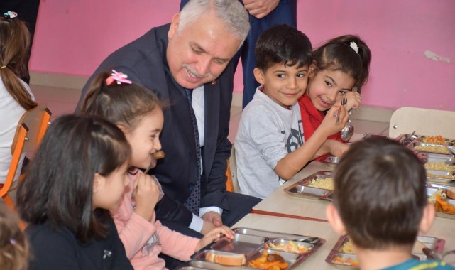 Anaokulu öğrencilerine ücretsiz yemek