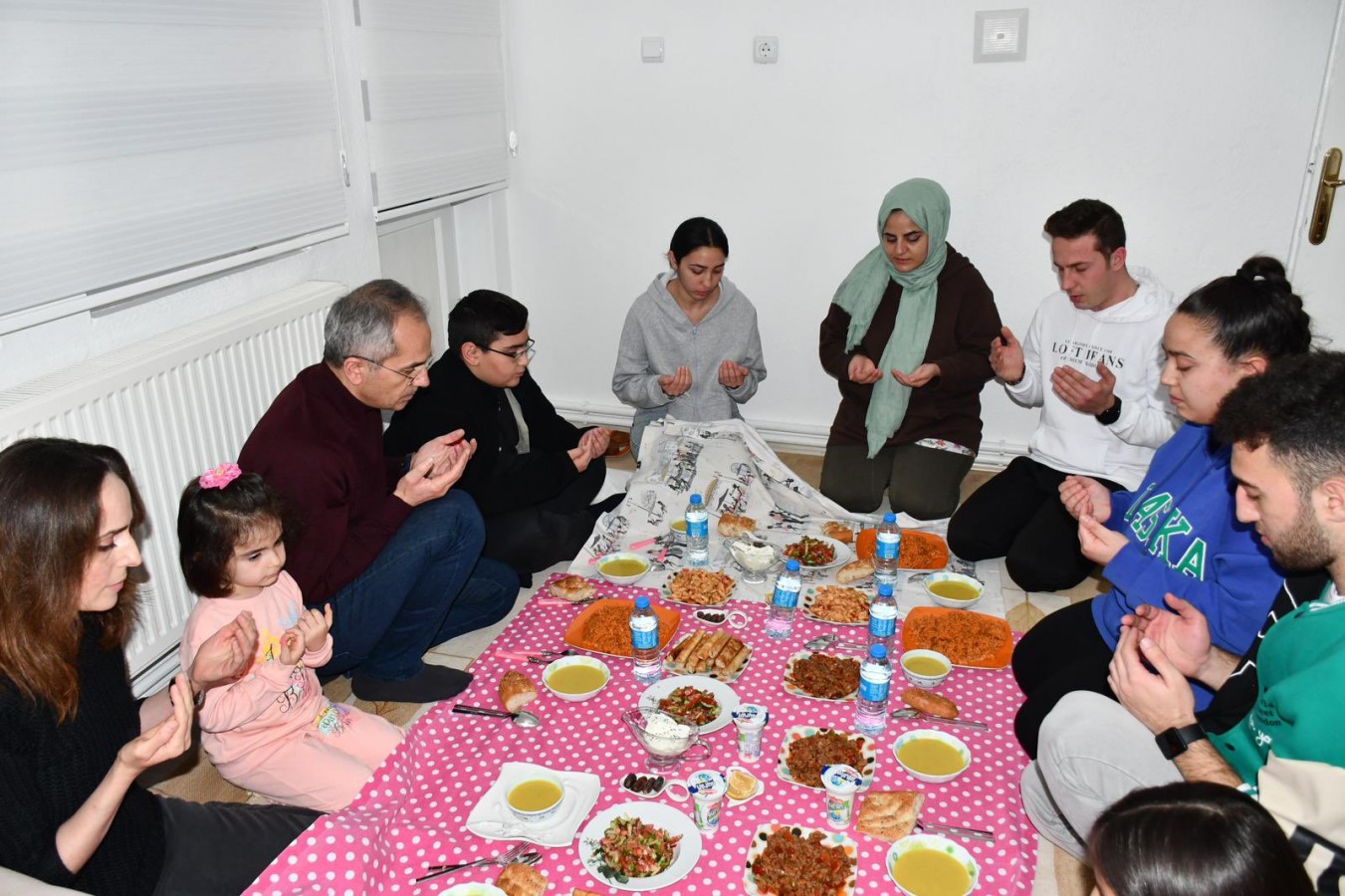 “Yalnız değilsiniz, yanınızdayız!”