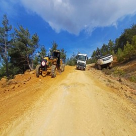 Uşak İl Özel İdaresi ekipleri, arı gibi çalışıyor