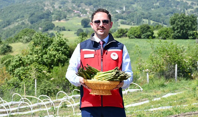 ''Alın terini berekete dönüştüren çiftçilerimiz sayesinde bu topraklar yaşıyor''