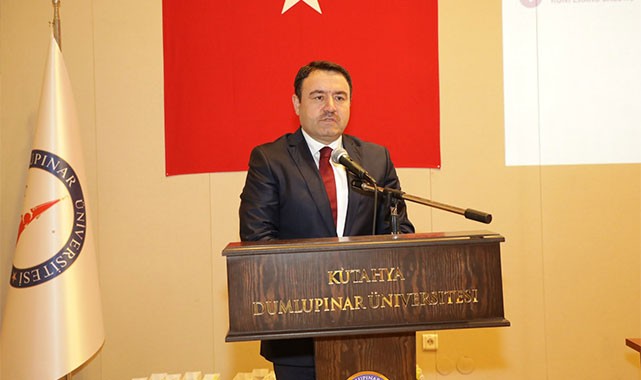 ''Dil bir ruhtur, felsefedir, kimliktir''