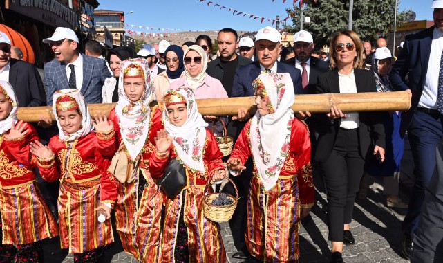 Yarım asırlık Ürgüp Bağ Bozumu Festivali başladı