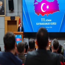 Burhanettin Duran, kaymakam adaylarıyla bir araya geldi