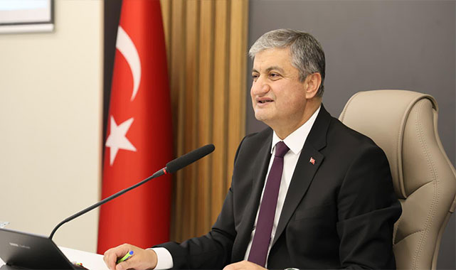 Vali Yavuz Karabük'ün parlayan yıldızlarını tebrik etti: Sizler hem ülkemiz hem de Karabük’ümüz adına tarih yazıyorsunuz!;