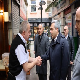 Esnafın sorunlarına kulak verdi