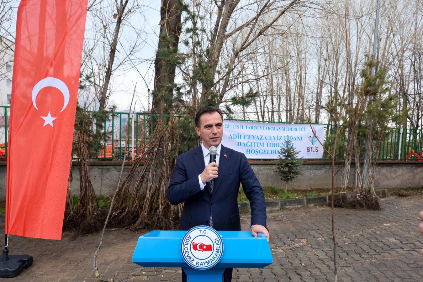 Türkiye'nin en kaliteli cevizlerinden biri Adilcevaz'da;